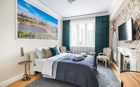 City Centre All In One Apartment By Bookinghost